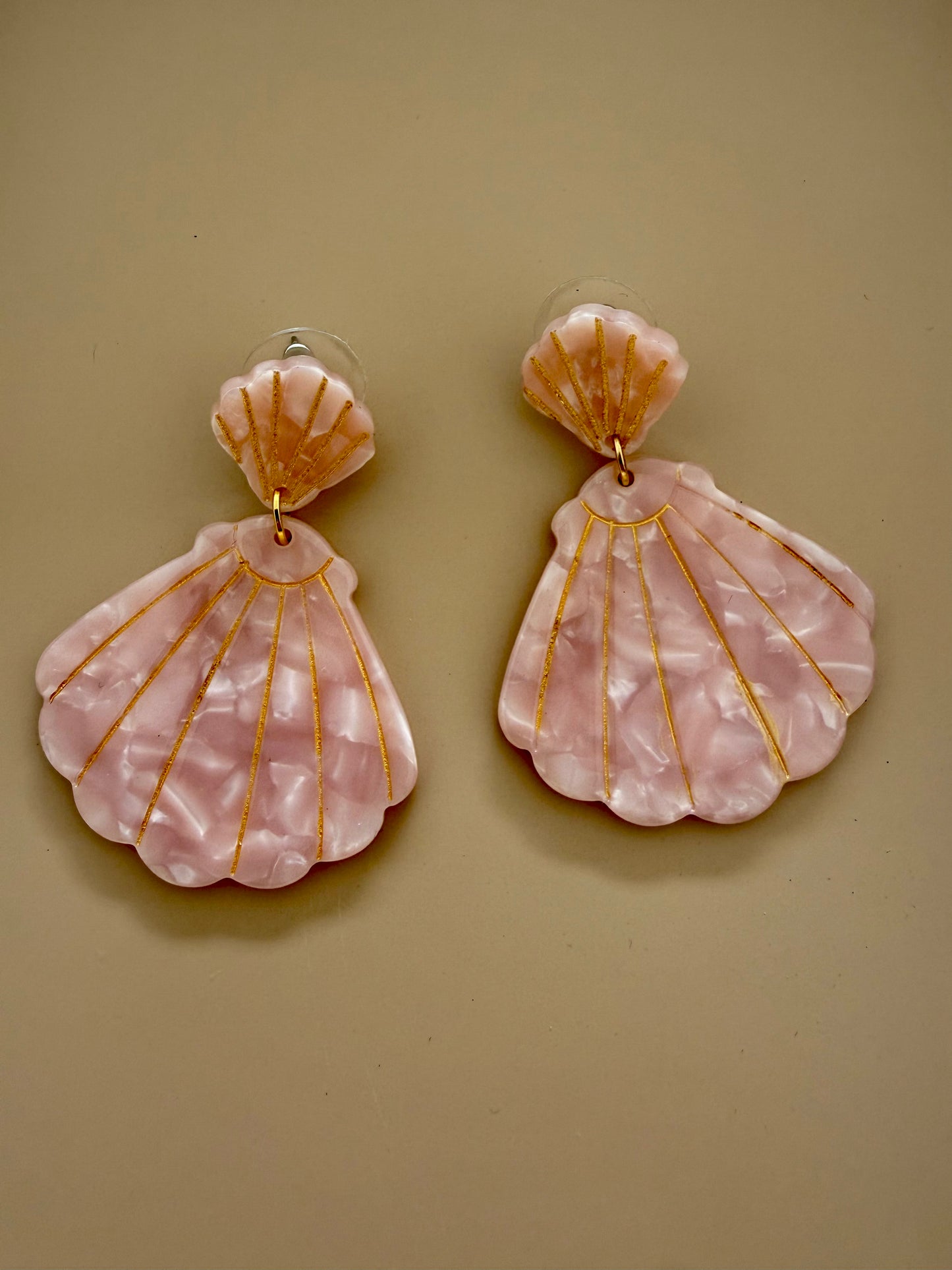Boucles d’oreilles coquillage rose