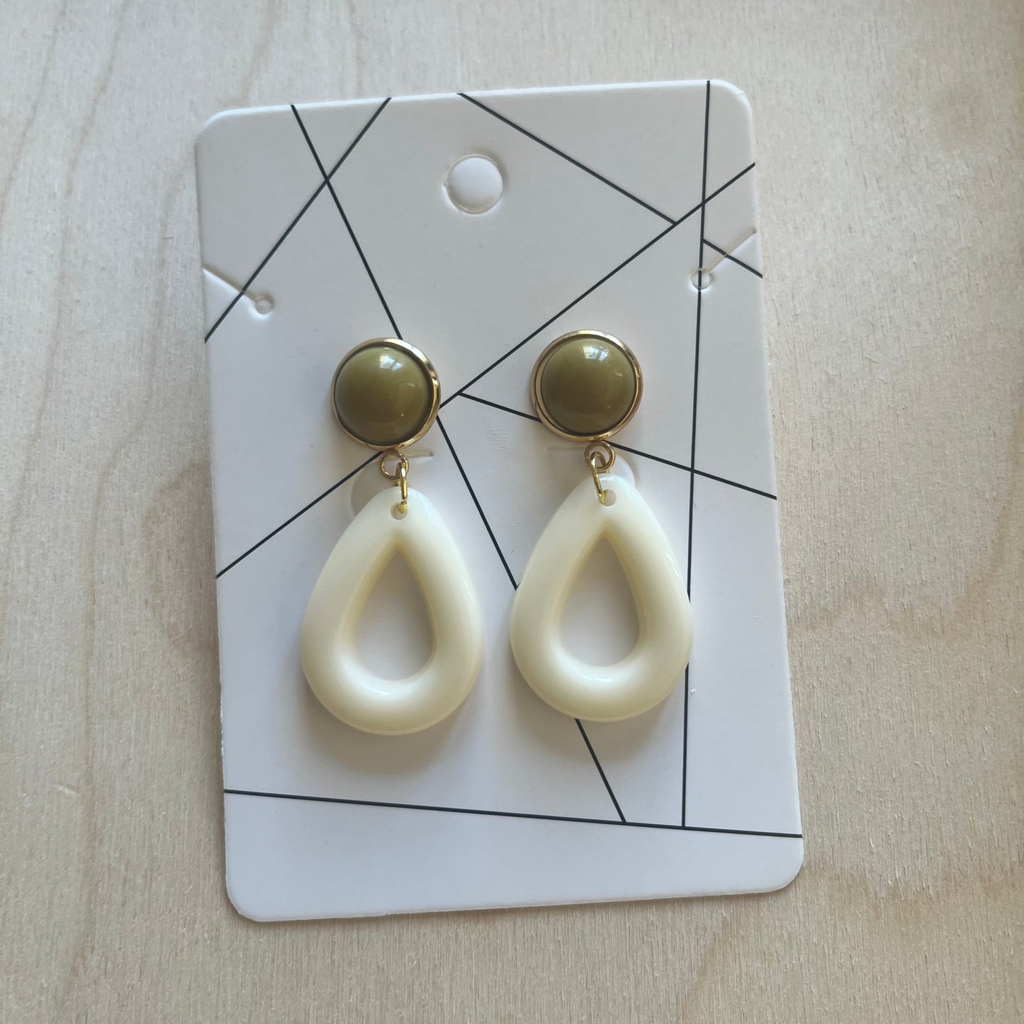 Boucles d’oreilles LOLA beige