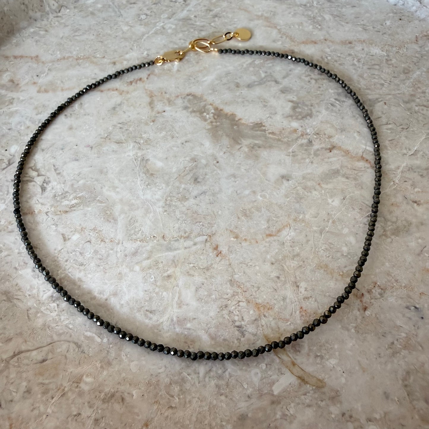 Collier mini perles pyrite