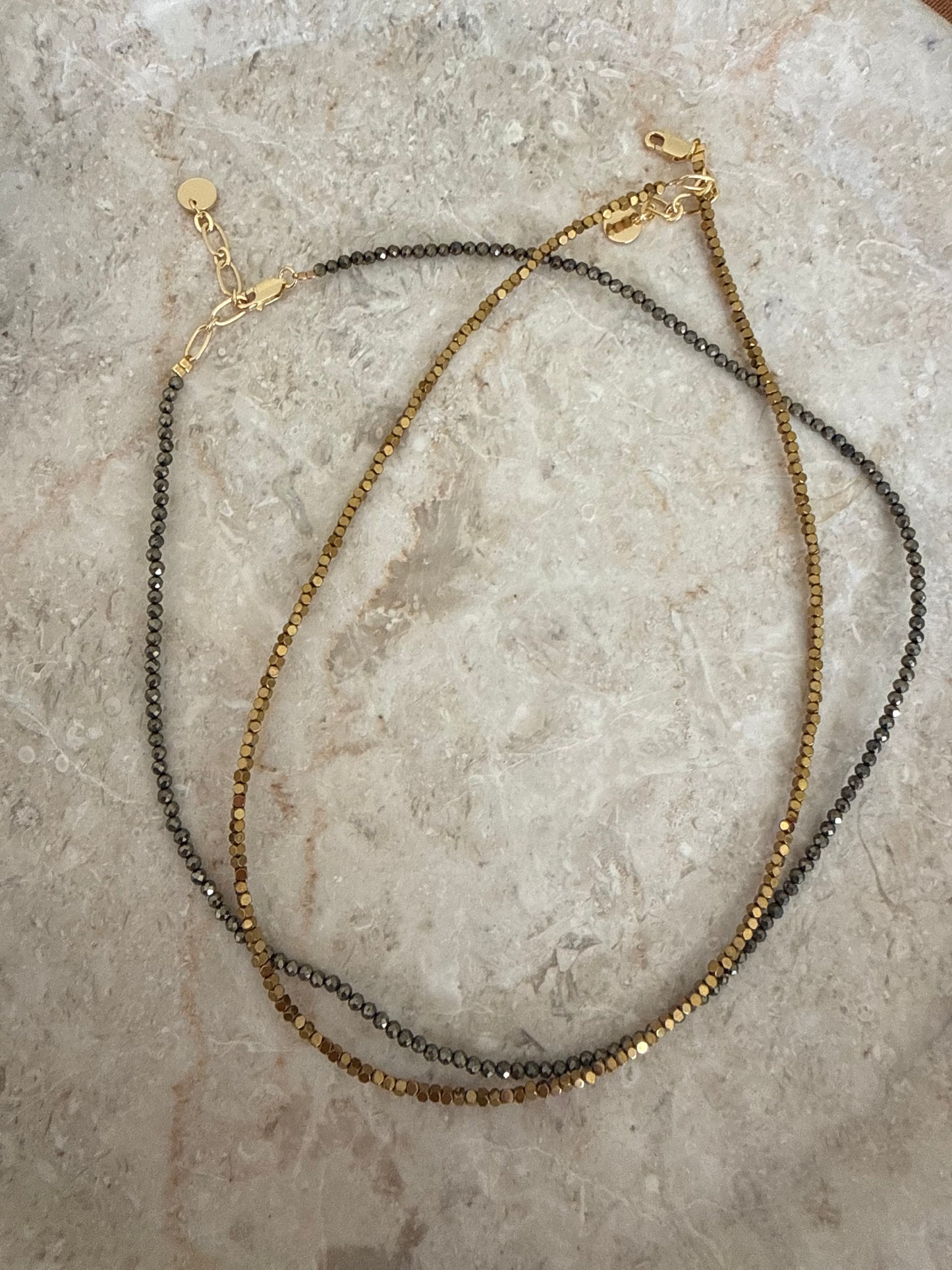 Collier mini perles doré