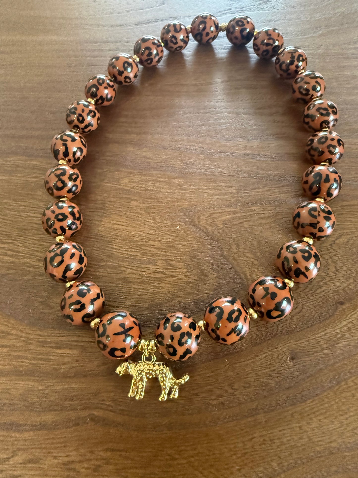 Collier boules léopard